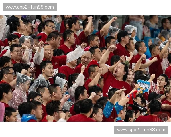 龙腾虎跃，太极雄风：中韩足球恩怨情仇，球迷心中的不灭火焰